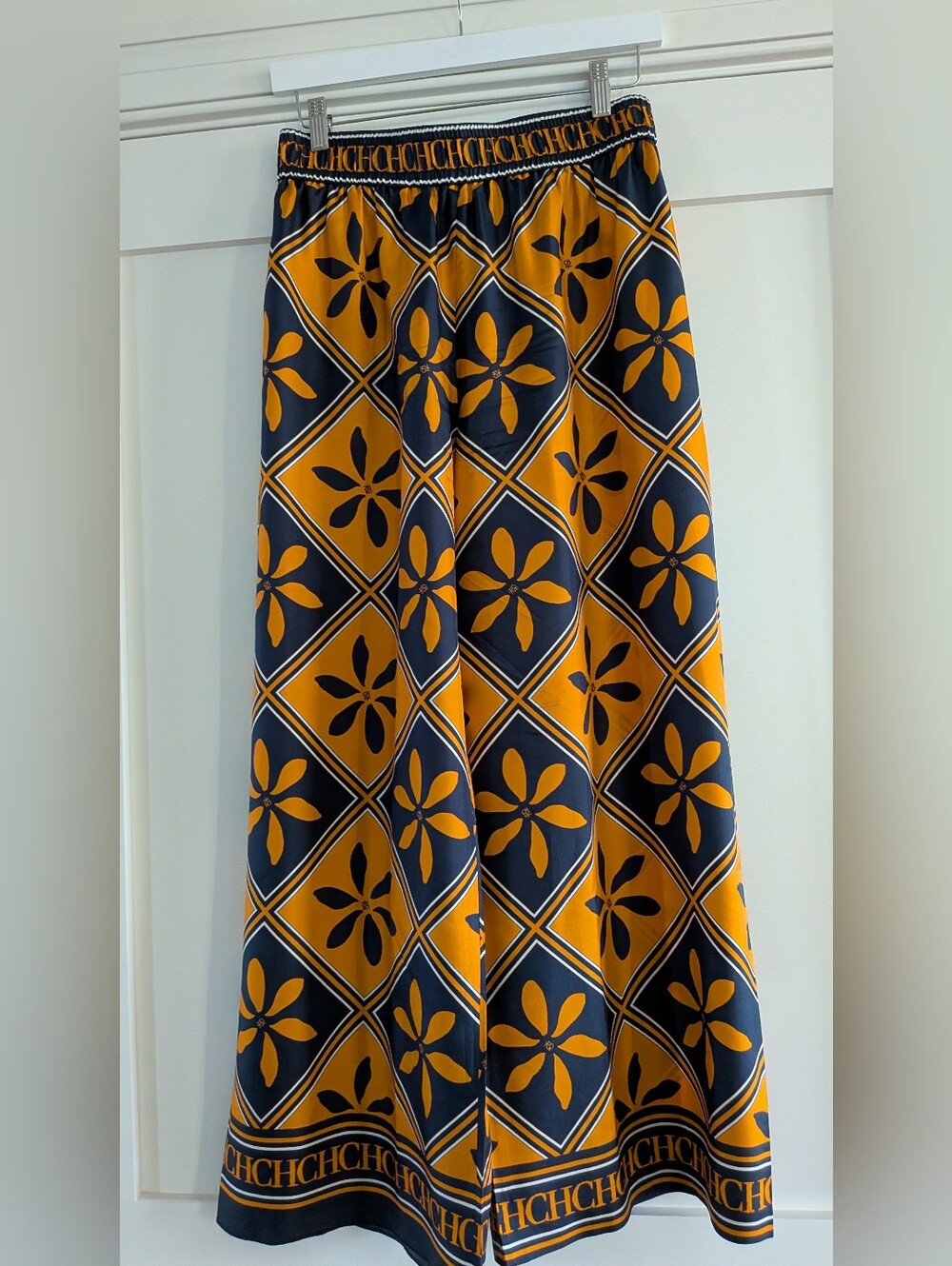 CH Carolina Herrera Jasmine Silk Print Pull On Pants. Sold Out. Size Small.